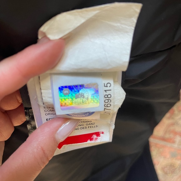 Authentic Canada Goose jacket, size XS, Navy - Picture 3 of 5